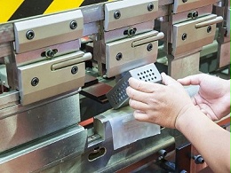 吉林沖壓加工，淺談四柱壓力機(jī)